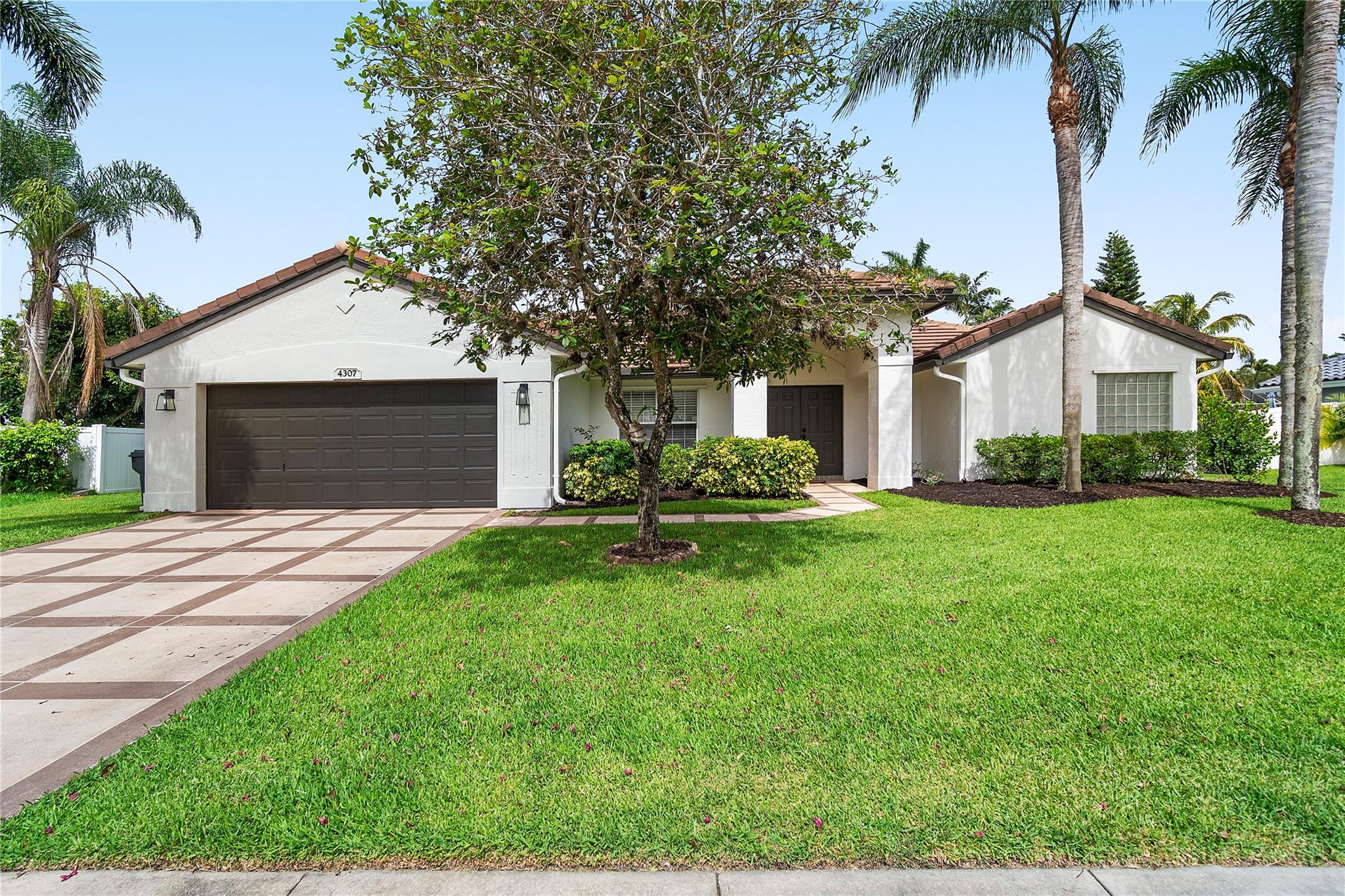 Homes for sale in Lake Worth, FL | 4307 Danielson Dr, Lake Worth, FL 33467 | MLS# F10508125