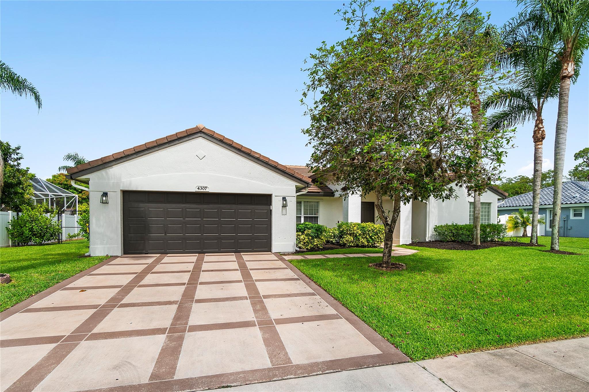 Homes for sale in Lake Worth, FL | 4307 Danielson Dr, Lake Worth, FL 33467 | MLS# F10508125