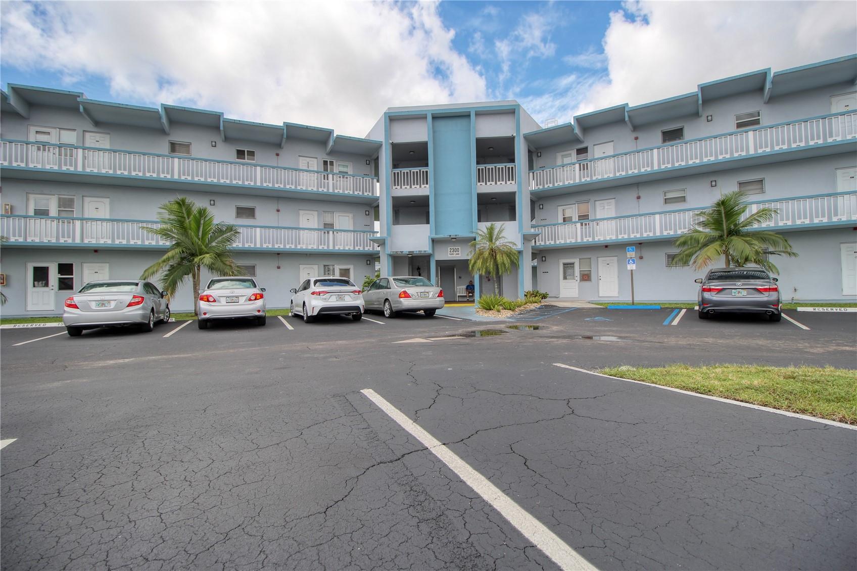2300 Park Ln Unit 311, Hollywood, Florida 33021