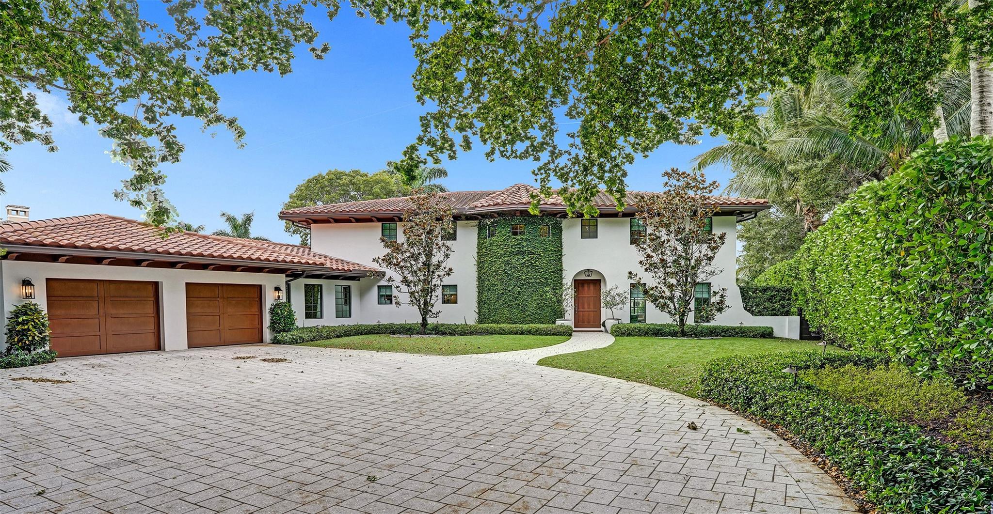 3 Cayuga Rd