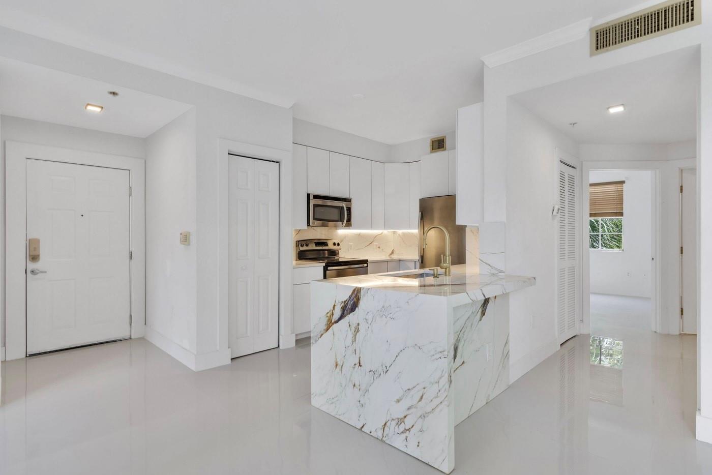 1803 Flagler Dr Unit 206, West Palm Beach, Florida 33407