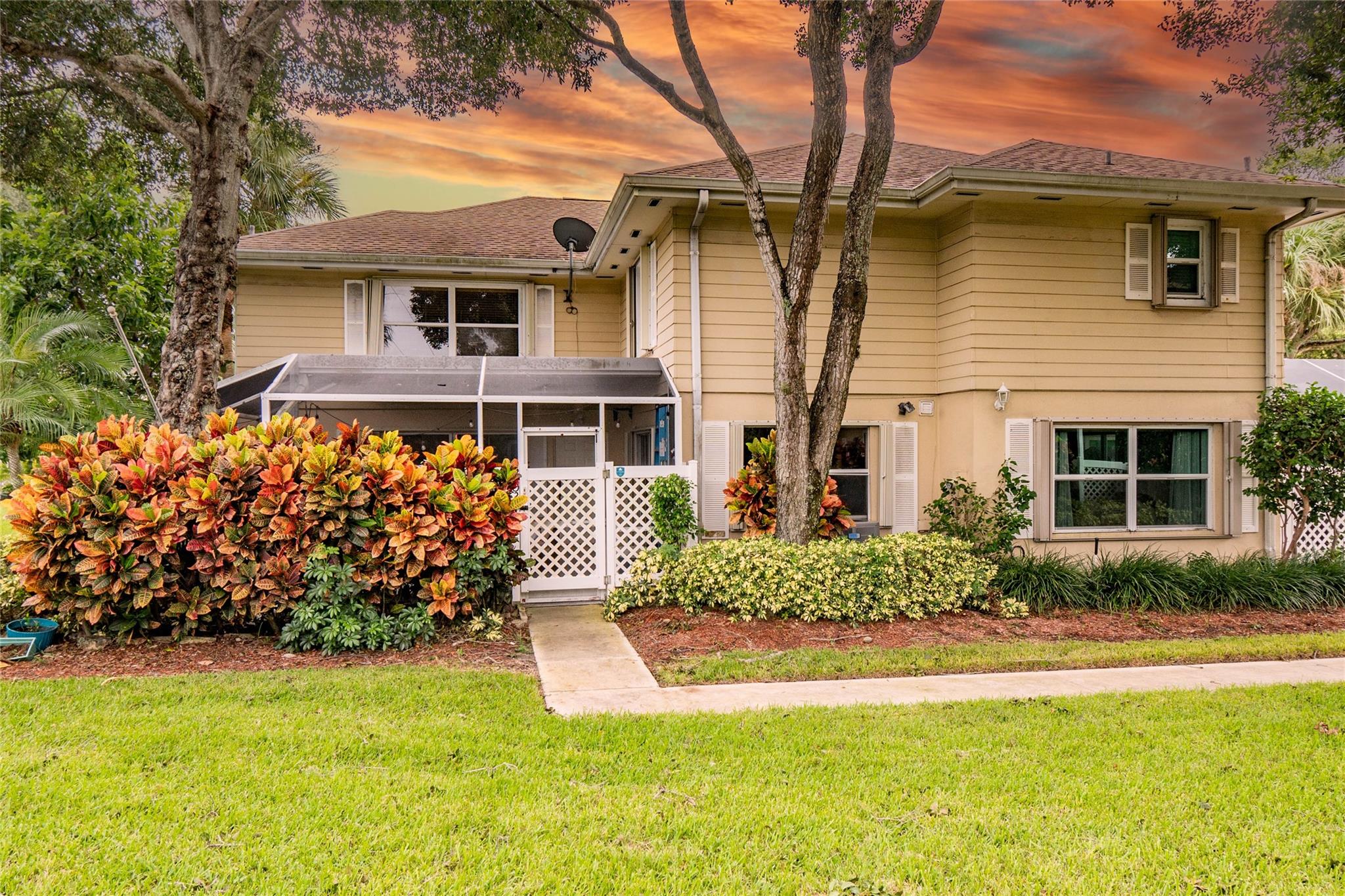 2 bedroom 2.5 bath corner townhouse in the quiet and guard gated community of Wellesley. Large private patio. 2master bedrooms. Pet friendly, all ages community. FHA and VA Approved. Great starter home.