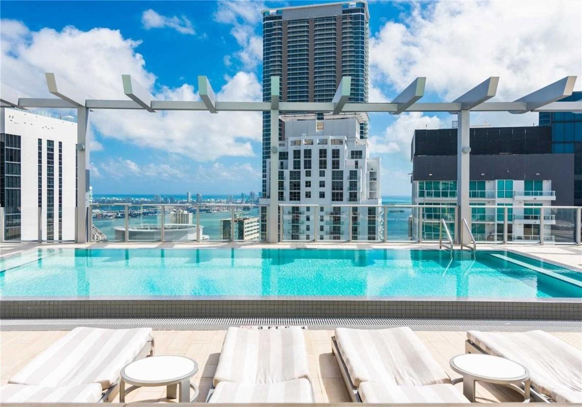 Apartamento para Alugar em Miami, FL