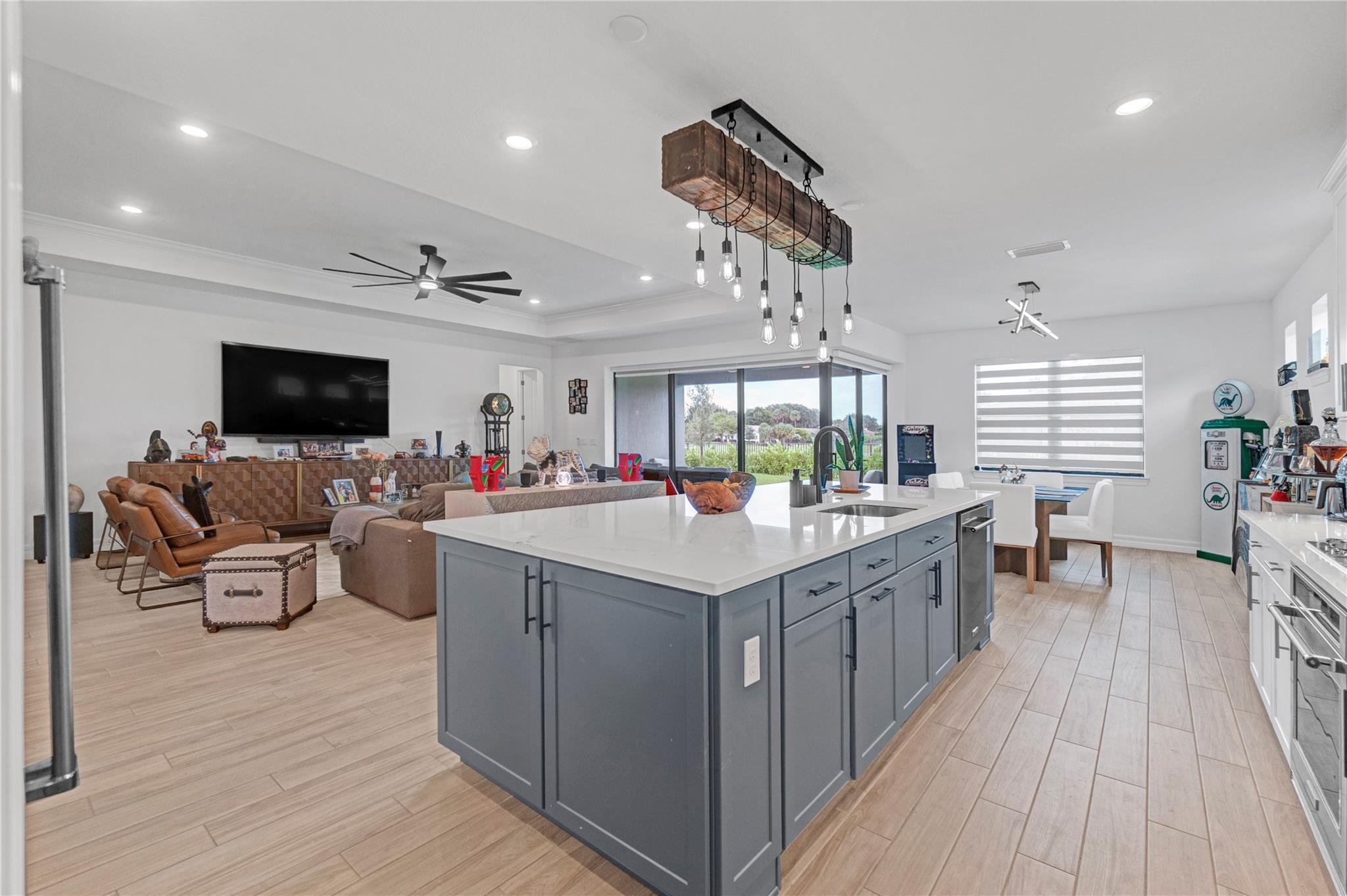 4566 Silverwood Ln N