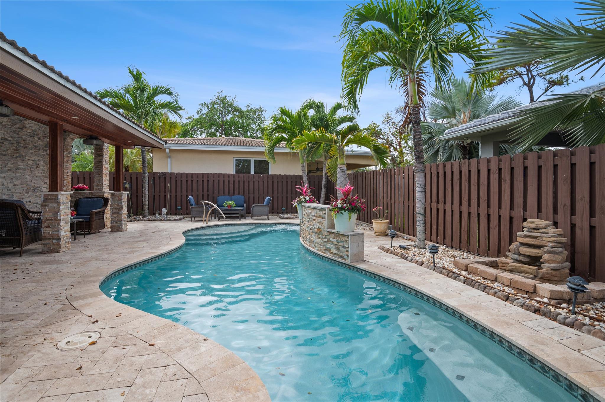 49 6th St, Dania Beach, Florida 33004
