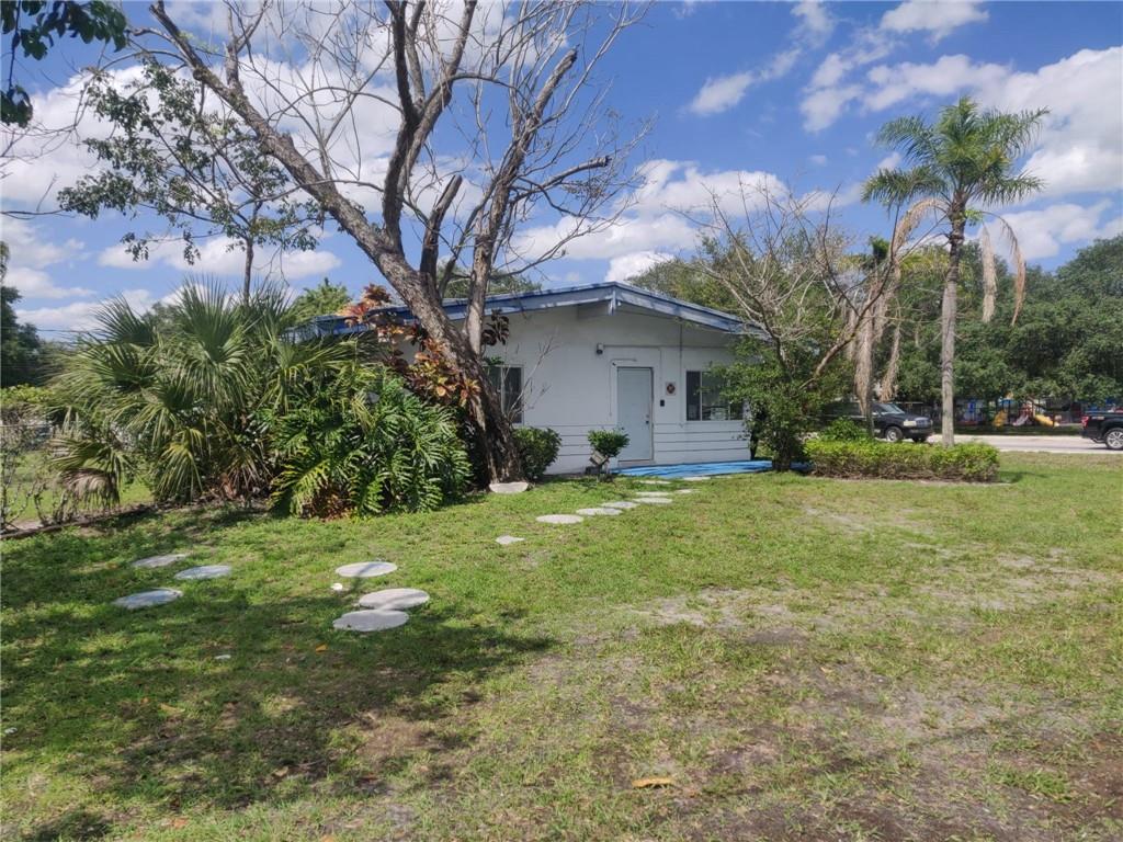 6101 Orange Dr, Davie, FL 33314