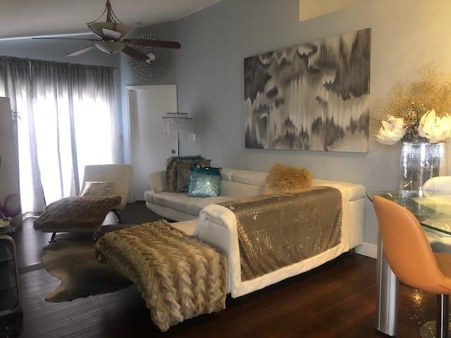 10849 Nw 8th St, Pembroke Pines, FL 33026, 2 Bedrooms , 2 Bathrooms ,Townhouse,Off Market,F10387457, Horizon Palm Realty Group