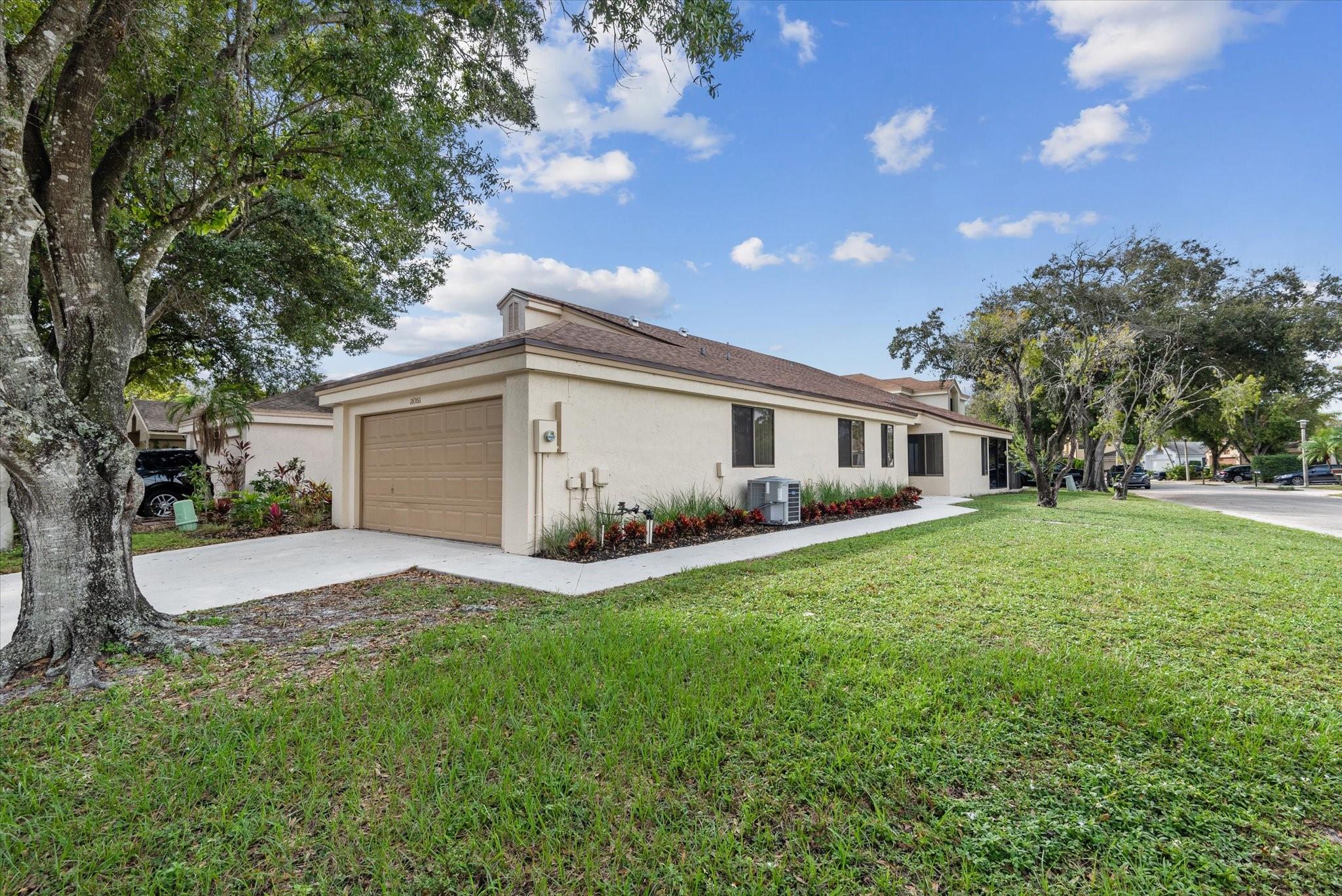 2051 NW 38th Ave, Coconut Creek, FL 