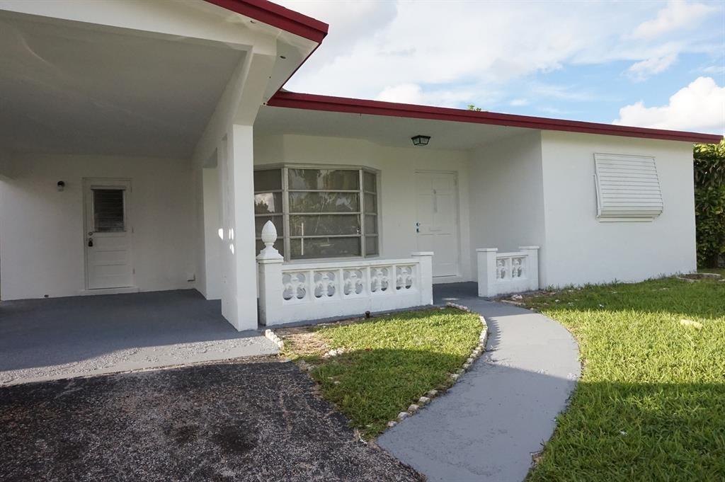 5119 NW 43rd Ct, Lauderdale Lakes FL 33319