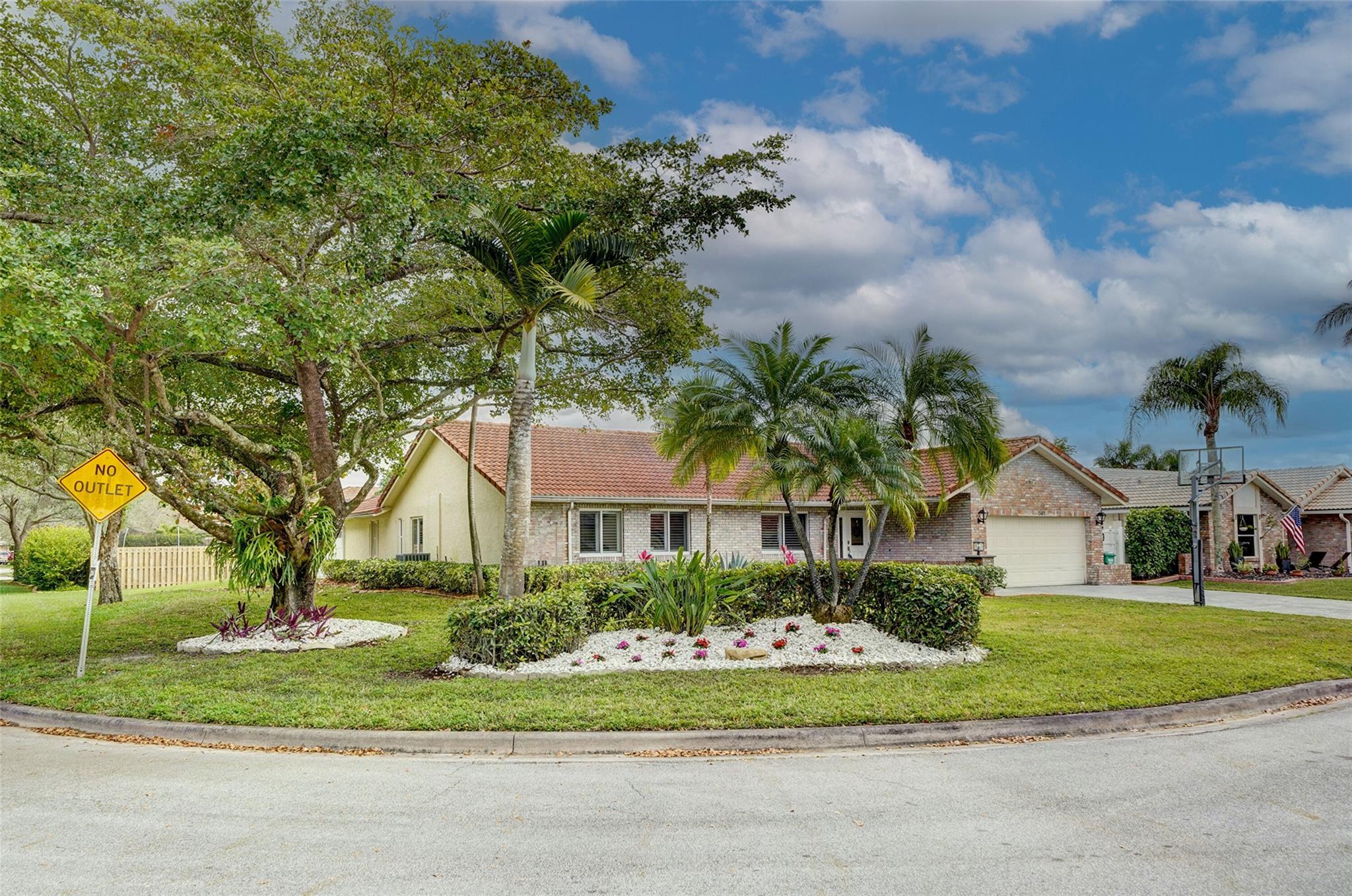 541 NW 113th Ter, Coral Springs, FL 
