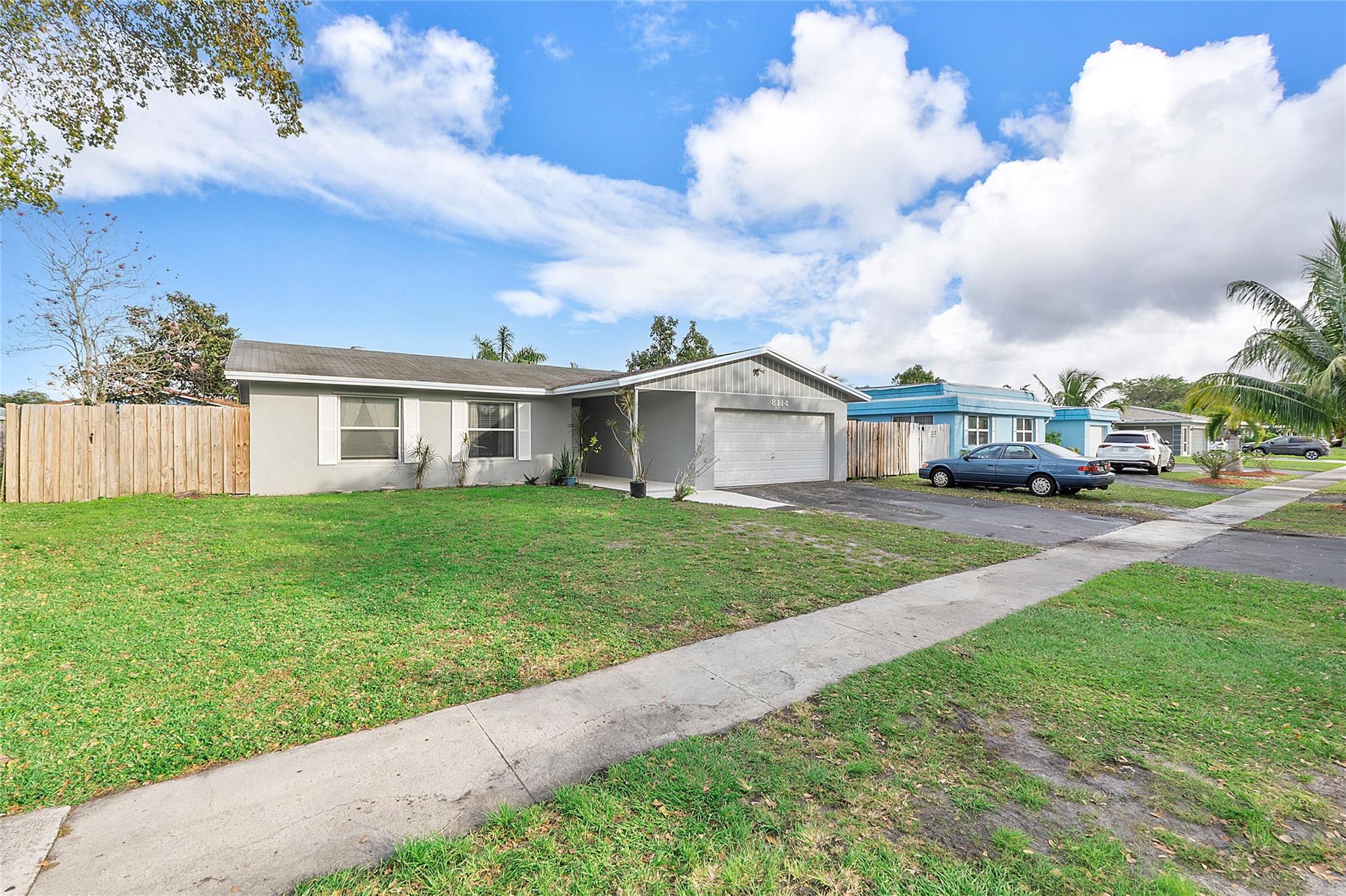 8114 NW 74th Ter, Tamarac, FL 