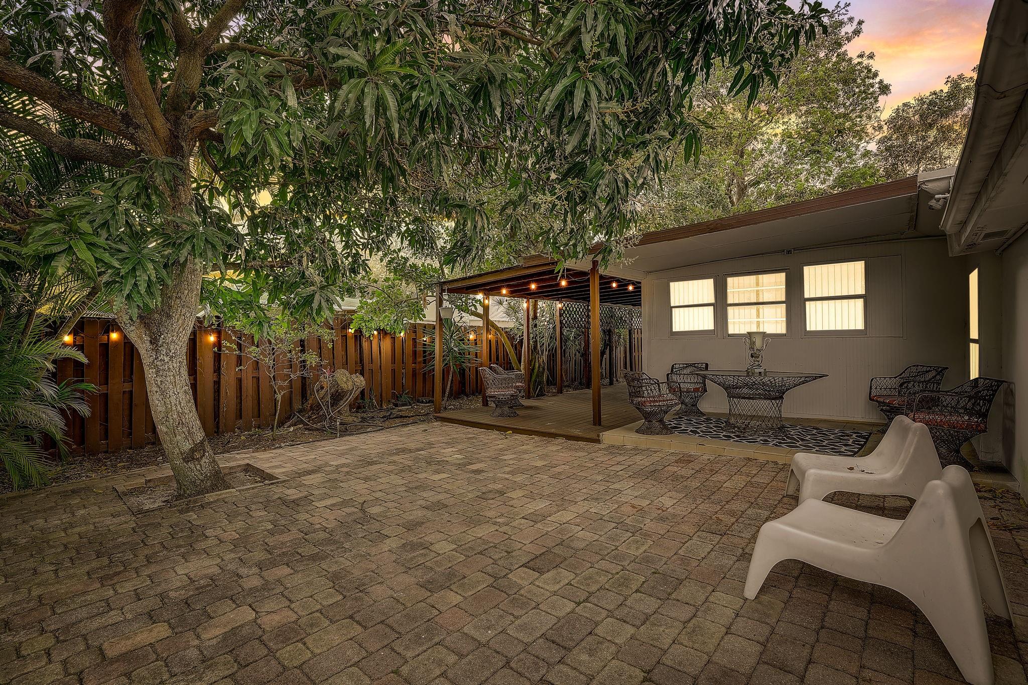 5712 Hollywood Blvd, Hollywood, FL 33023, 9 Bedrooms , 5 Bathrooms ,Single Family Home,Off Market,F10423287, Horizon Palm Realty Group