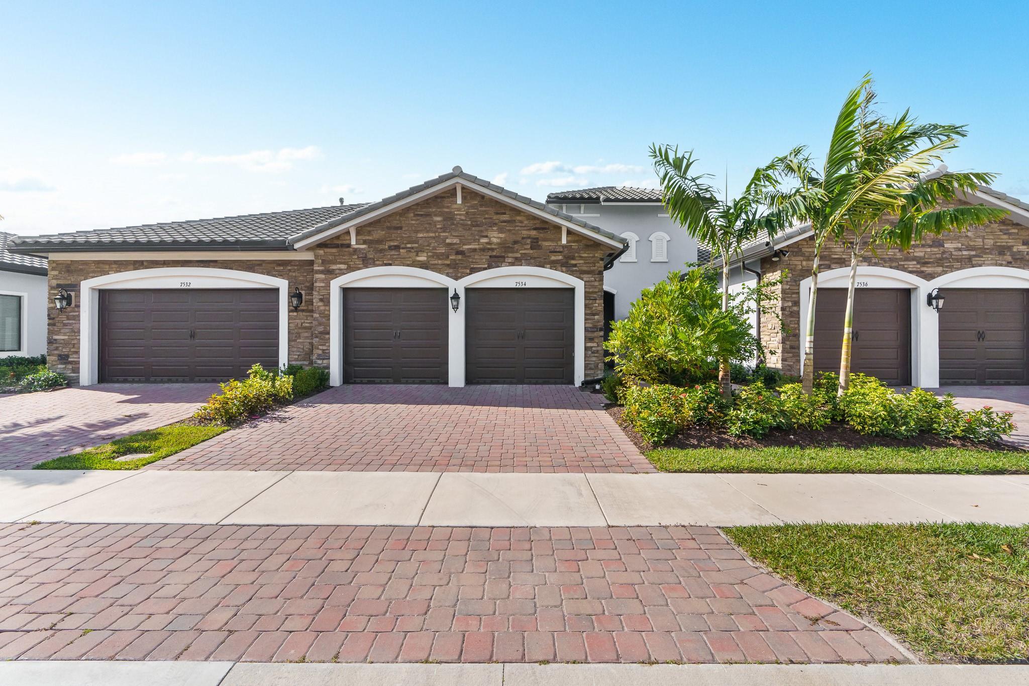 7534 N Blue Spring Drive, Parkland, FL 