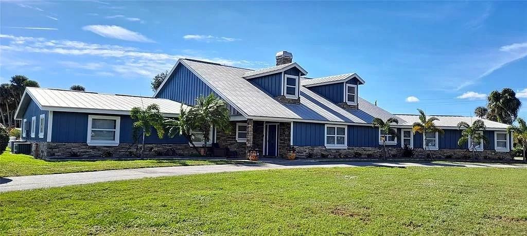 House for Sale in Okeechobee, FL