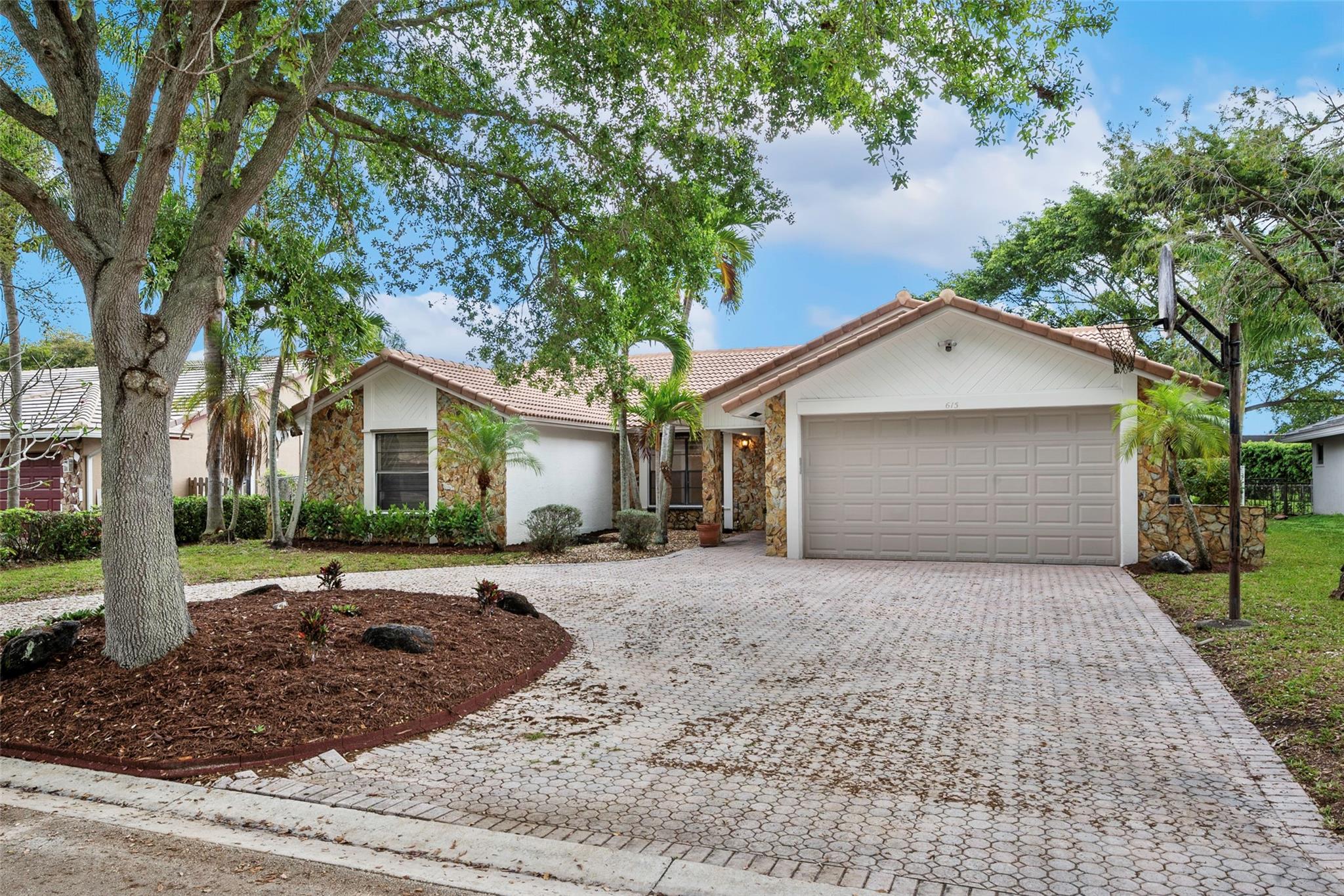 615 NW 113th Ter, Coral Springs, FL 33071
