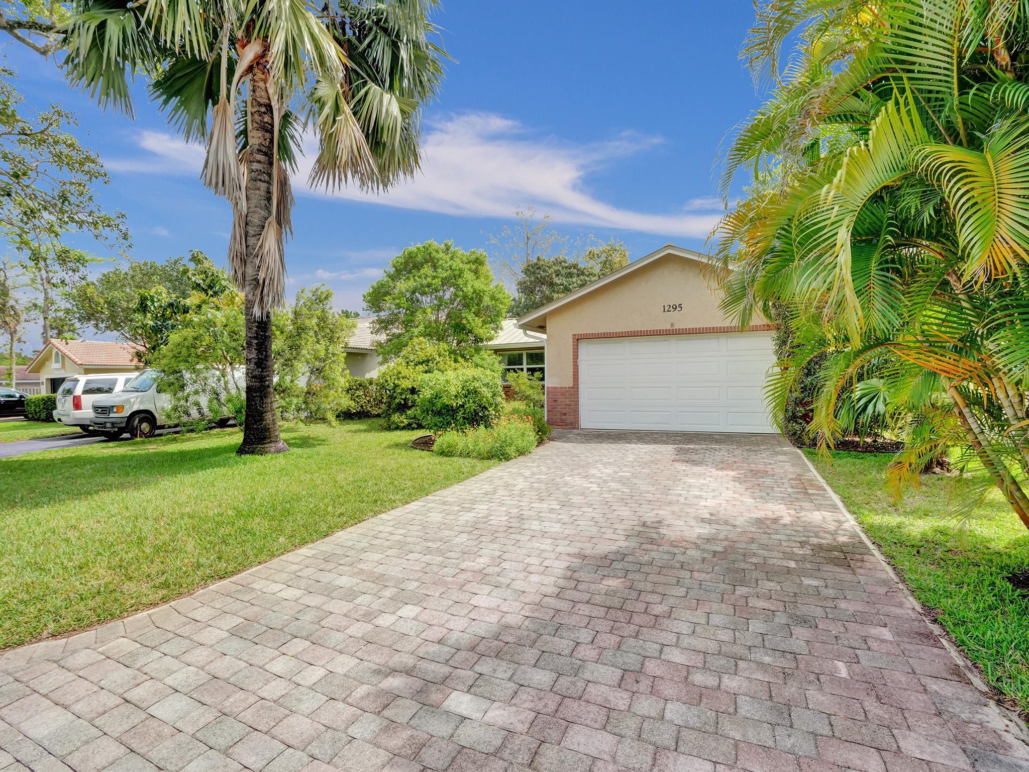 1295 NW 87th Ave, Coral Springs, FL 33071