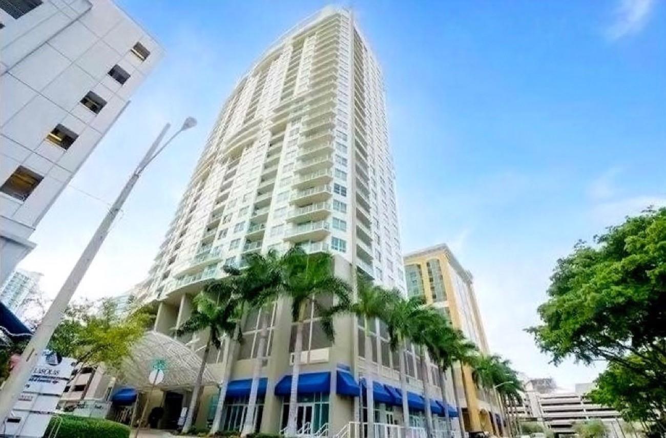 This fully furnished residence at 350 Las Olas Place in downtown Fort Lauderdale is available May 1, 2024. Beautifully appointed mid-century modern inspired residence offers todays standard and is conveniently located right off Las Olas Boulevard. The upgraded kitchen with newer appliances and newly designed bathroom makes this condominium the perfect home away from home or full-time residence. Tile flooring throughout, custom blackout shades & curtains complete the look. 350 Las Olas Place is a full service building and offers a rooftop pool, gym, BBQ, Clubroom, Movie Theater, Business Center, Valet Service, AmazonHub and much more. Included in lease are: water, sewer, trash, high-speed internet and HD Xfinity channels, Showtime & HBO. Full-size washer/dryer in residence as well.