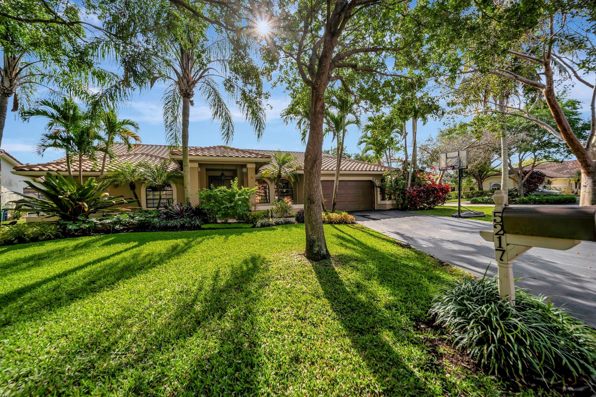 5217 NW 85th Ter, Coral Springs, FL 