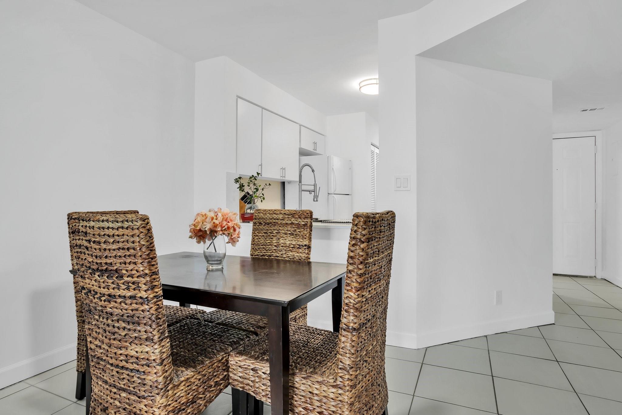 118 Lake Emerald Dr 102