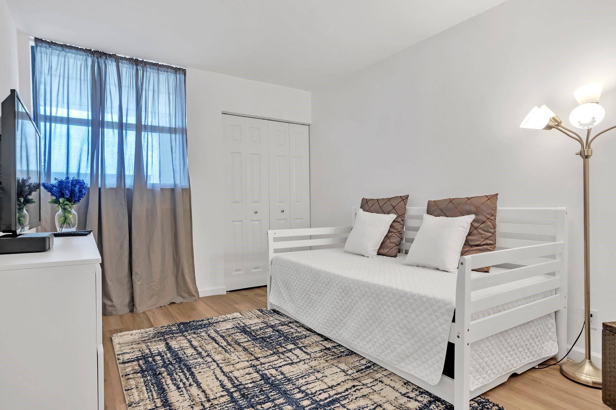 118 Lake Emerald Dr 102