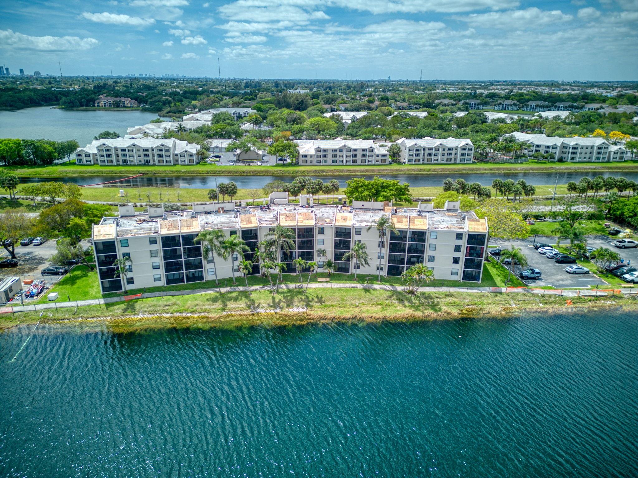 118 Lake Emerald Dr 102