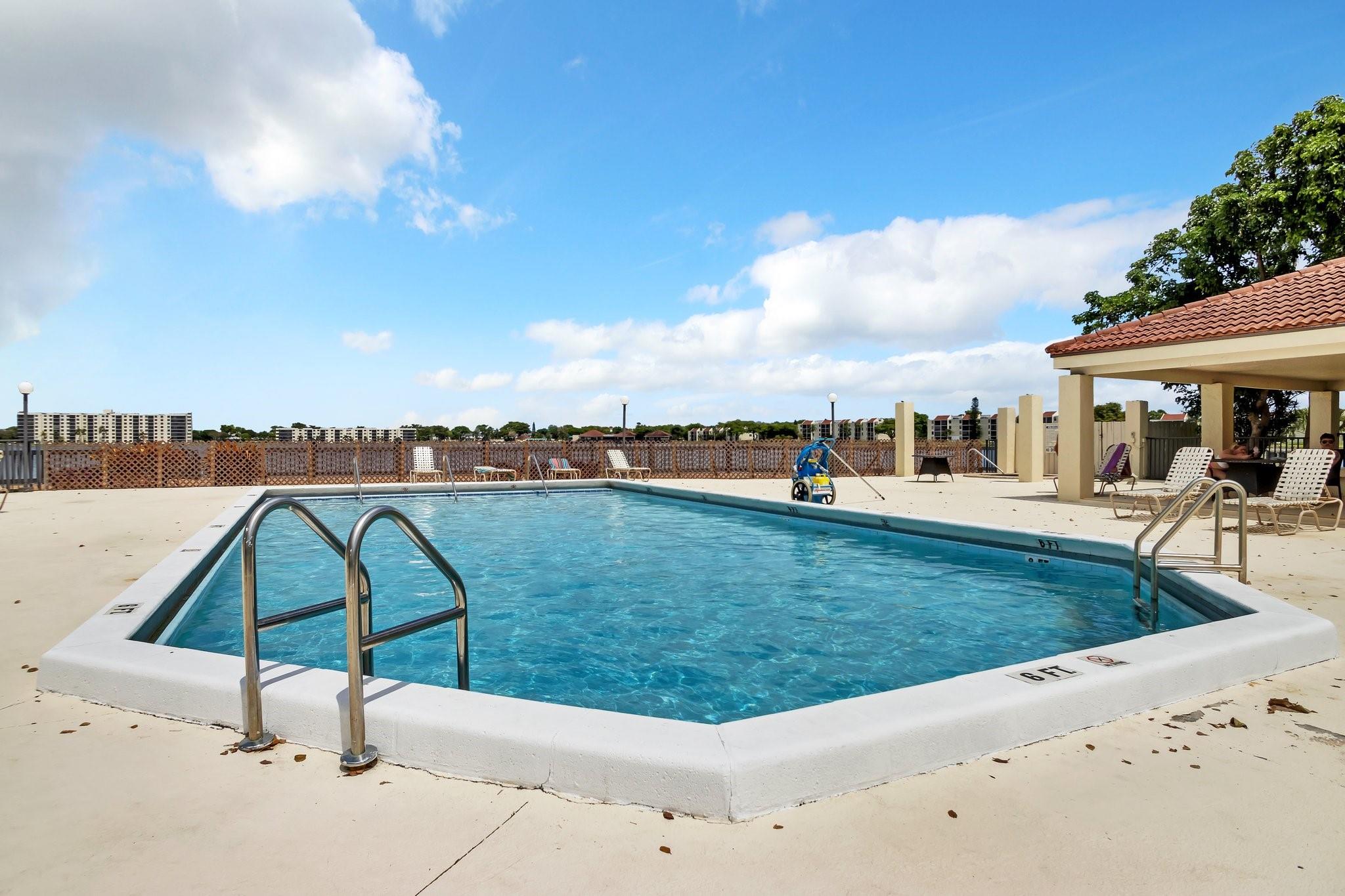118 Lake Emerald Dr 102