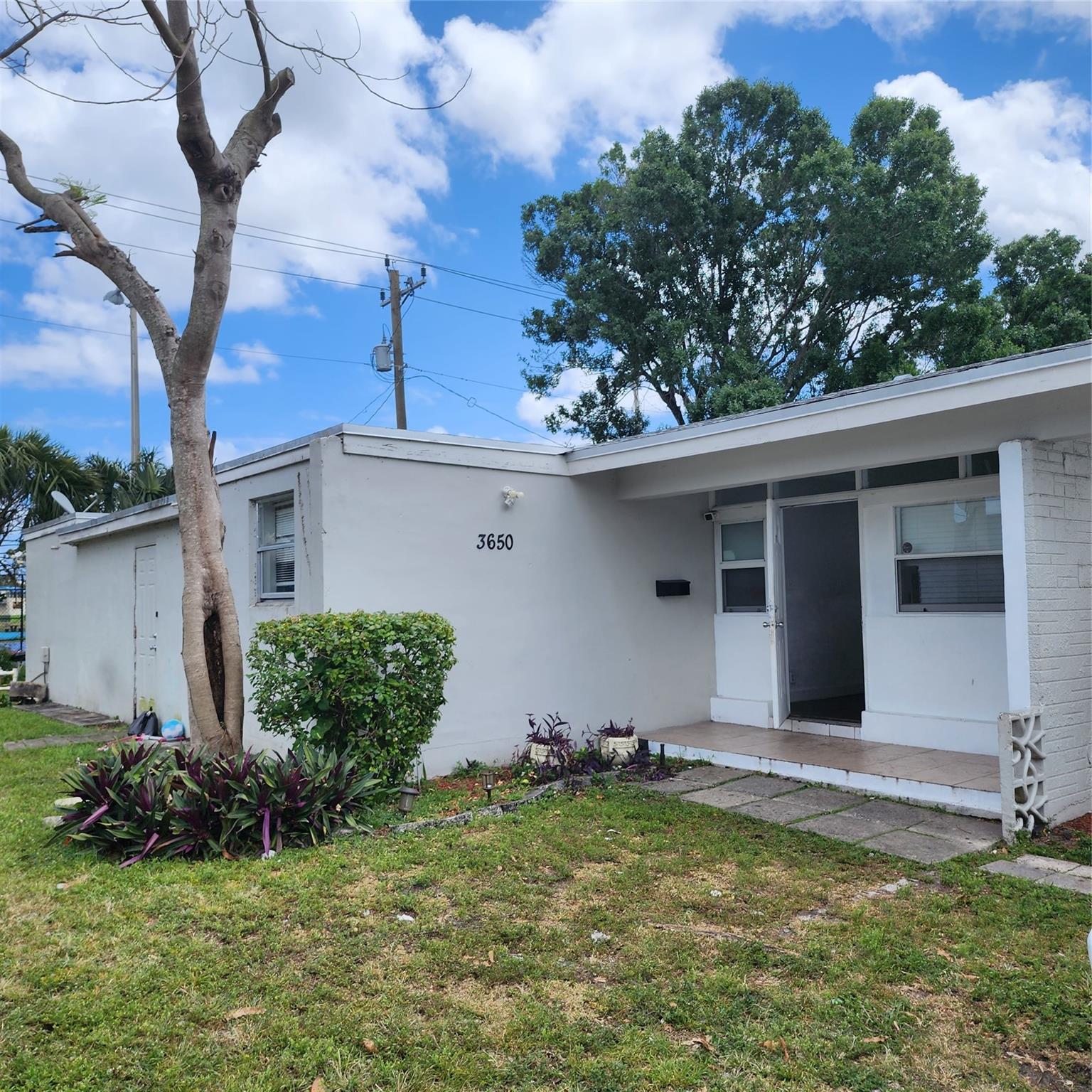 3650 NW 44th Ave, Lauderdale Lakes, FL 