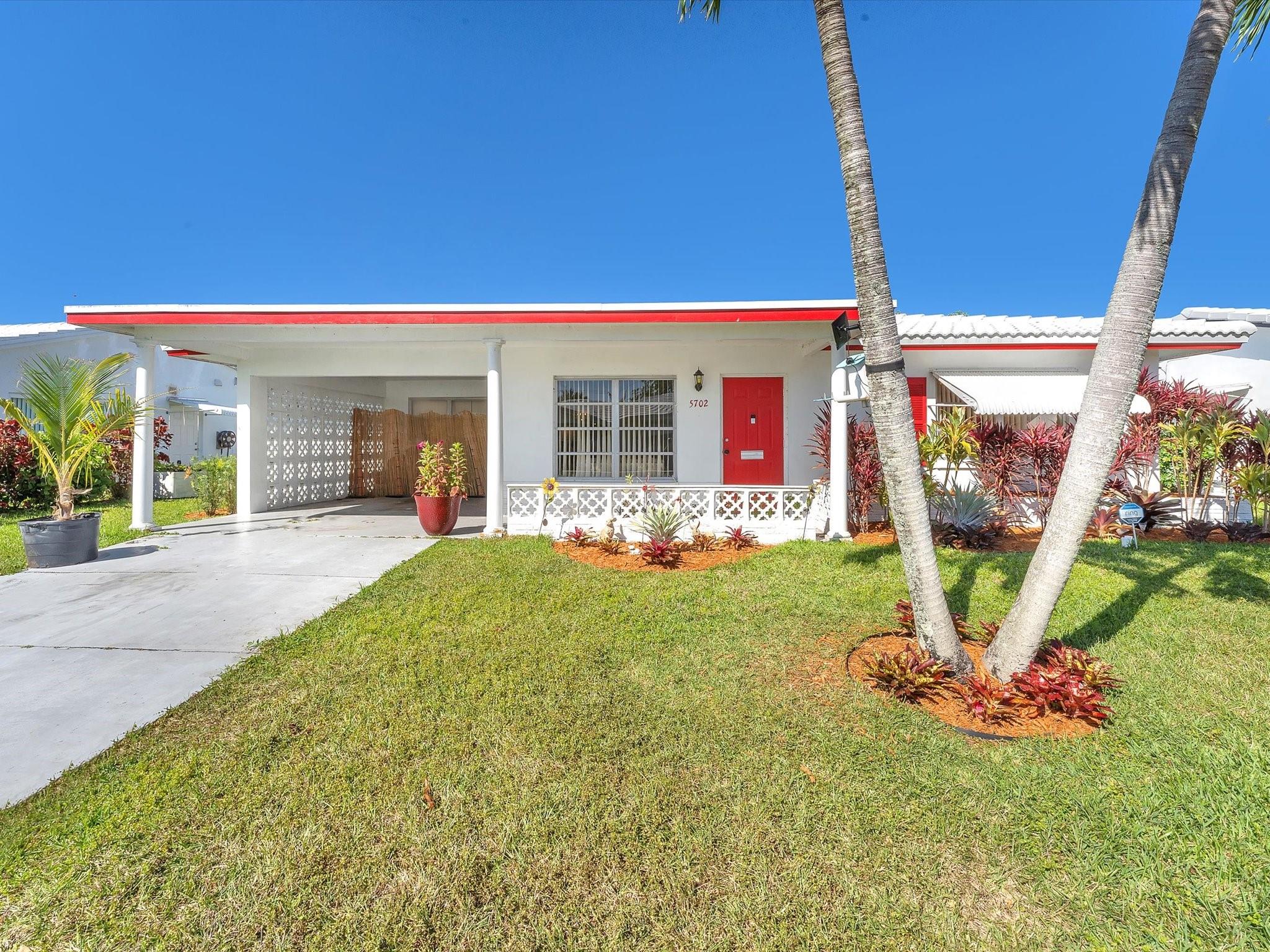 5702 NW 84th Ave, Tamarac, FL 