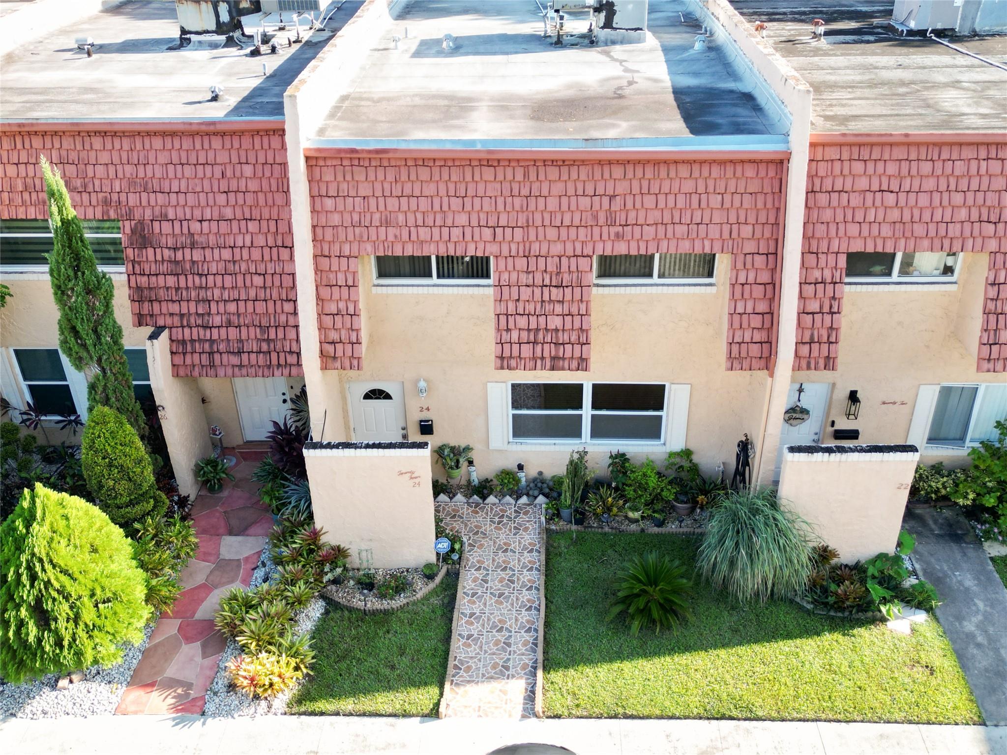 24 Ann Lee Ln 24, Tamarac, FL 