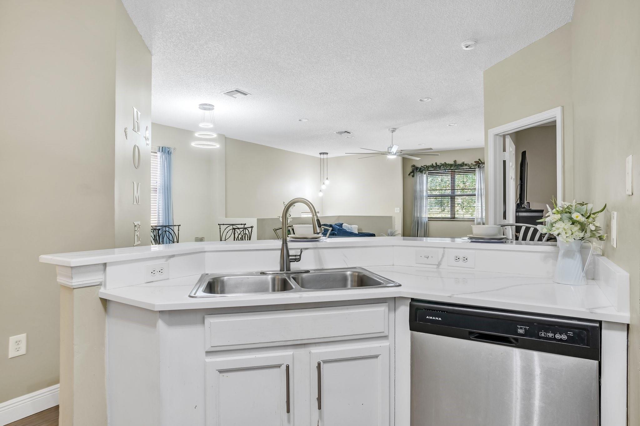 2892 Crestwood Ter 4201