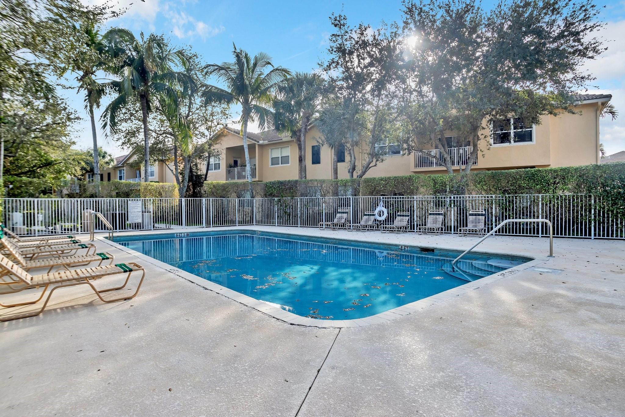 2892 Crestwood Ter 4201