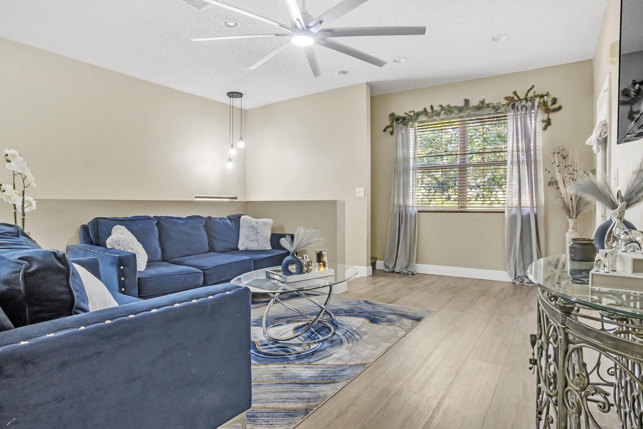 2892 Crestwood Ter 4201
