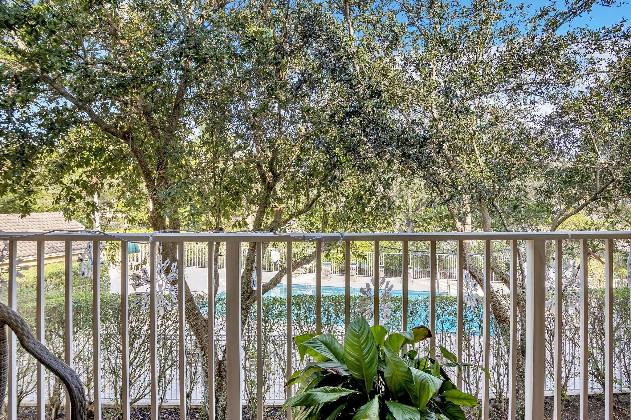 2892 Crestwood Ter 4201