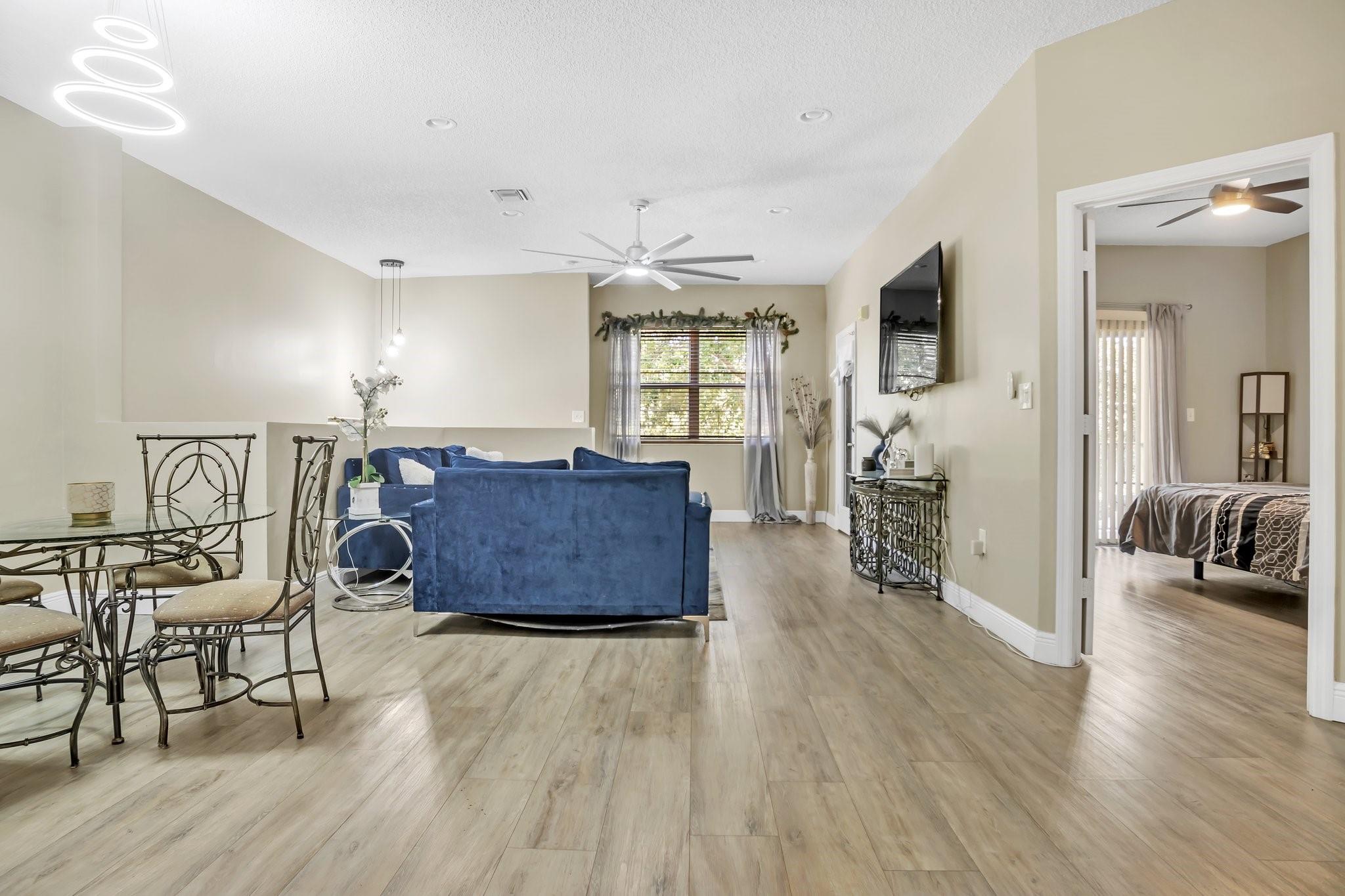 2892 Crestwood Ter 4201