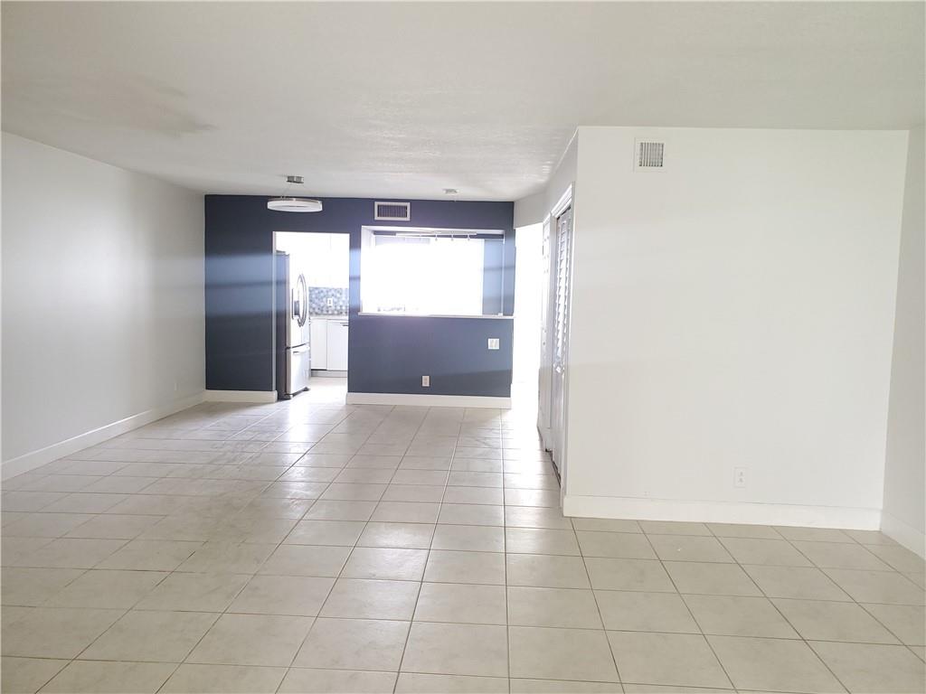 2945 NW 68th St