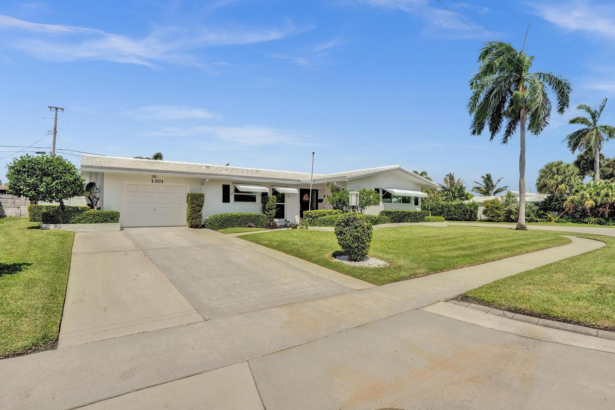 1301 SW 11th Ter Photo