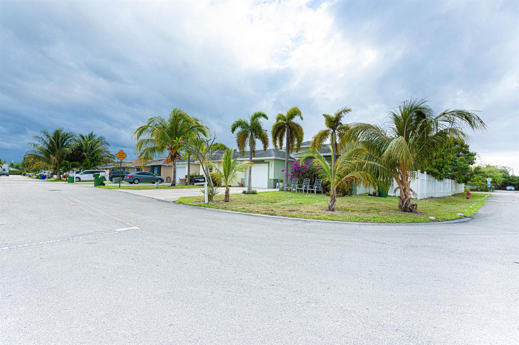 141 Vanessa Street, Palm Springs, FL 33461, 3 Bedrooms , 2 Bathrooms ,Single Family Home,Sold,R10784419, Horizon Palm Realty Group