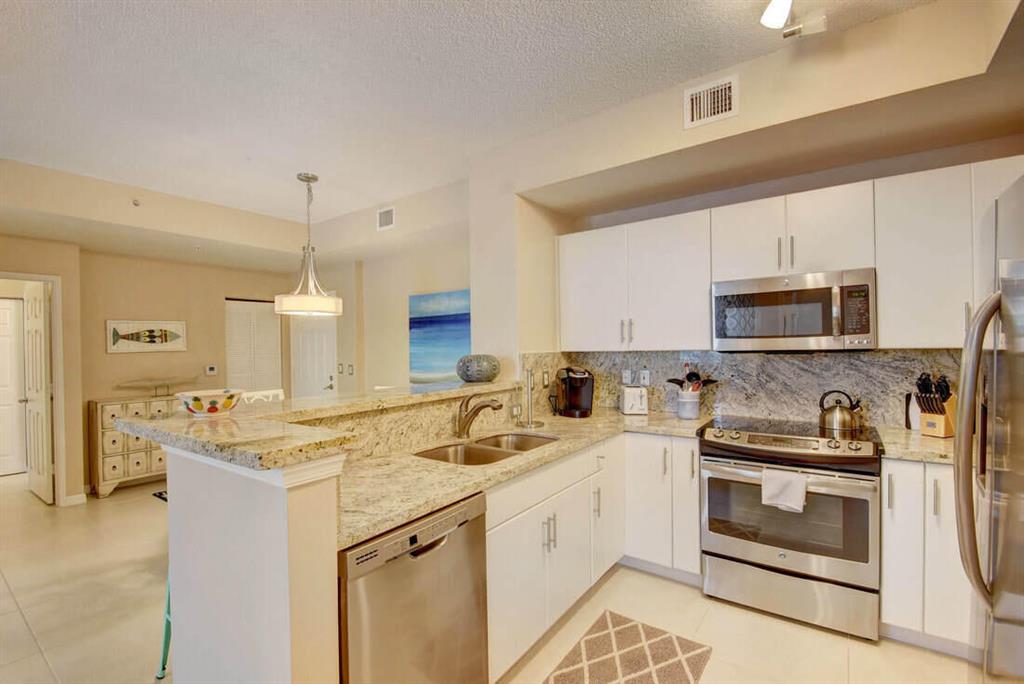 720 S Sapodilla Avenue Unit# 113, West Palm Beach, FL 33401, 2 Bedrooms , 2 Bathrooms ,Condominium,Sold,R10785500, Horizon Palm Realty Group