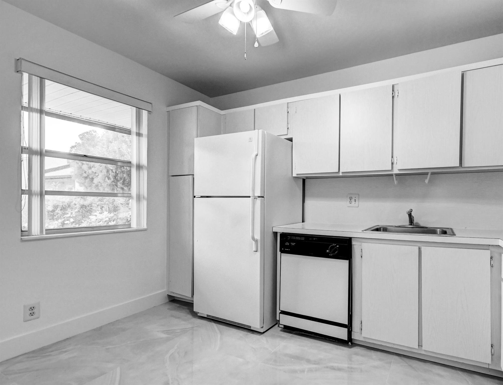 Photo 5 of home located at 159 Lake Meryl Drive, West Palm Beach FL