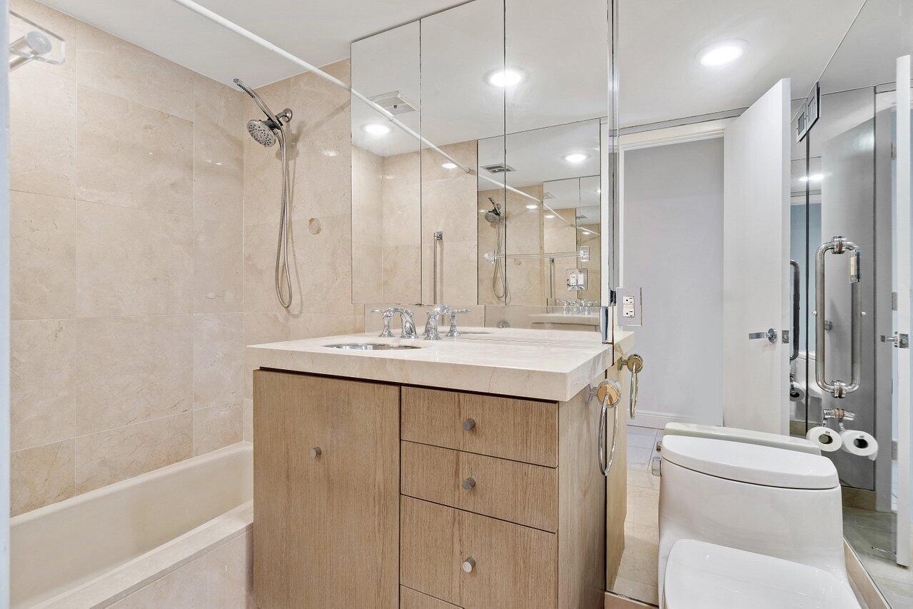 Photo 18 of home located at 44 Cocoanut Row 120b, Palm Beach FL