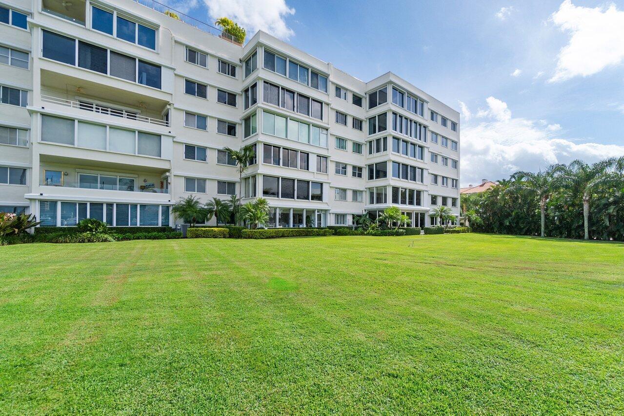 Photo 22 of home located at 44 Cocoanut Row 120b, Palm Beach FL