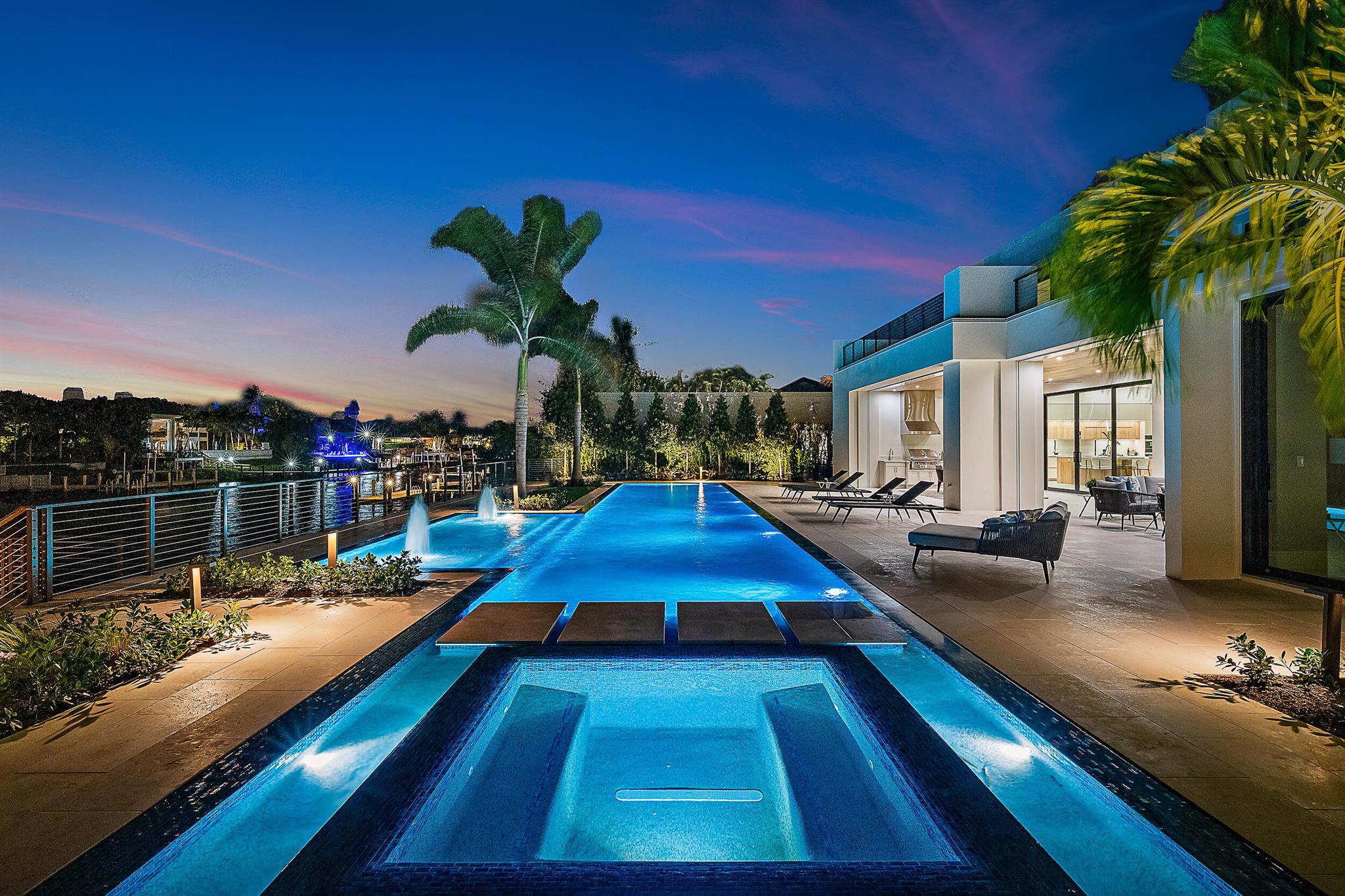 Photo 4 of home located at 410 Mariner Drive, Jupiter FL
