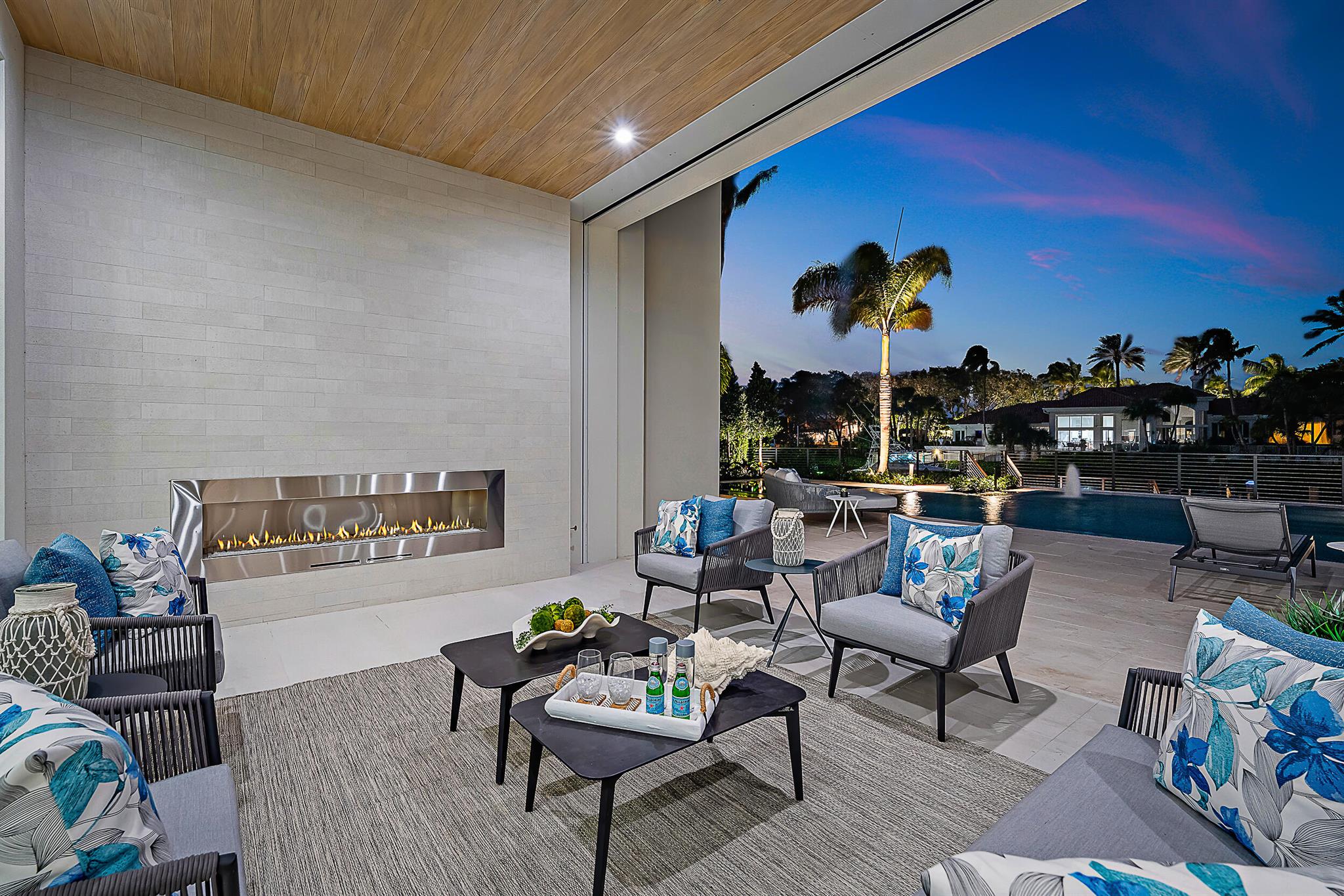 Photo 6 of home located at 410 Mariner Drive, Jupiter FL