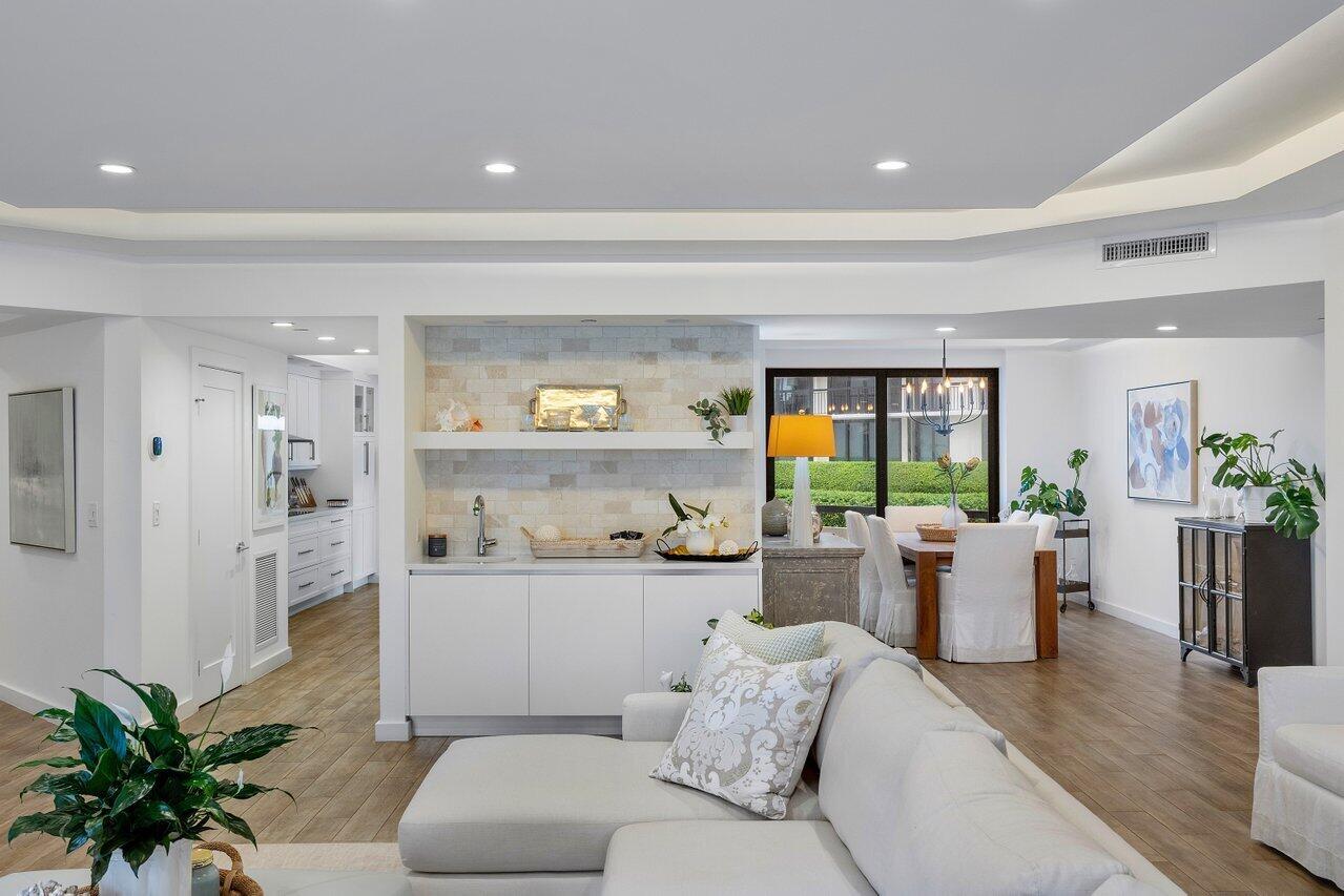 Photo 9 of home located at 3120 S Ocean Boulevard 1102, Palm Beach FL