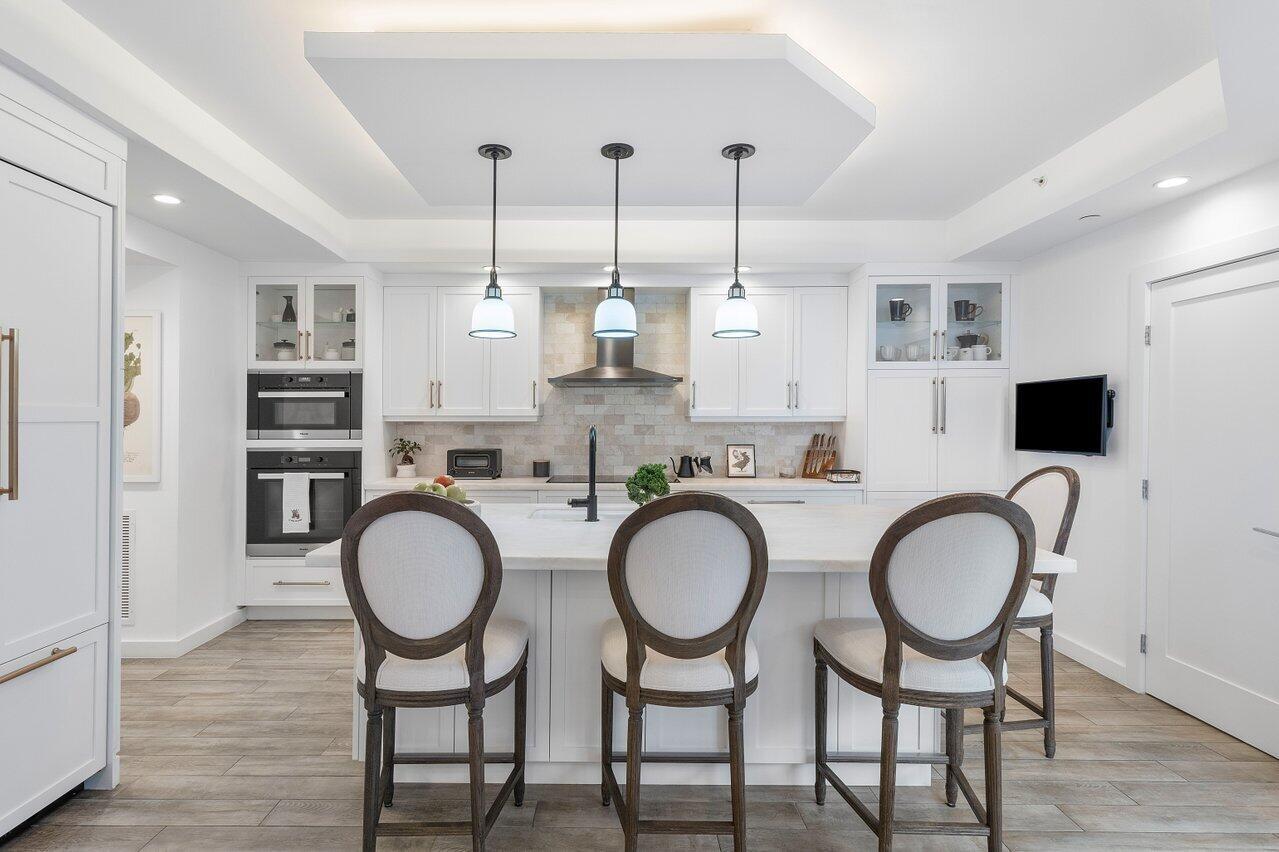 Photo 5 of home located at 3120 S Ocean Boulevard 1102, Palm Beach FL