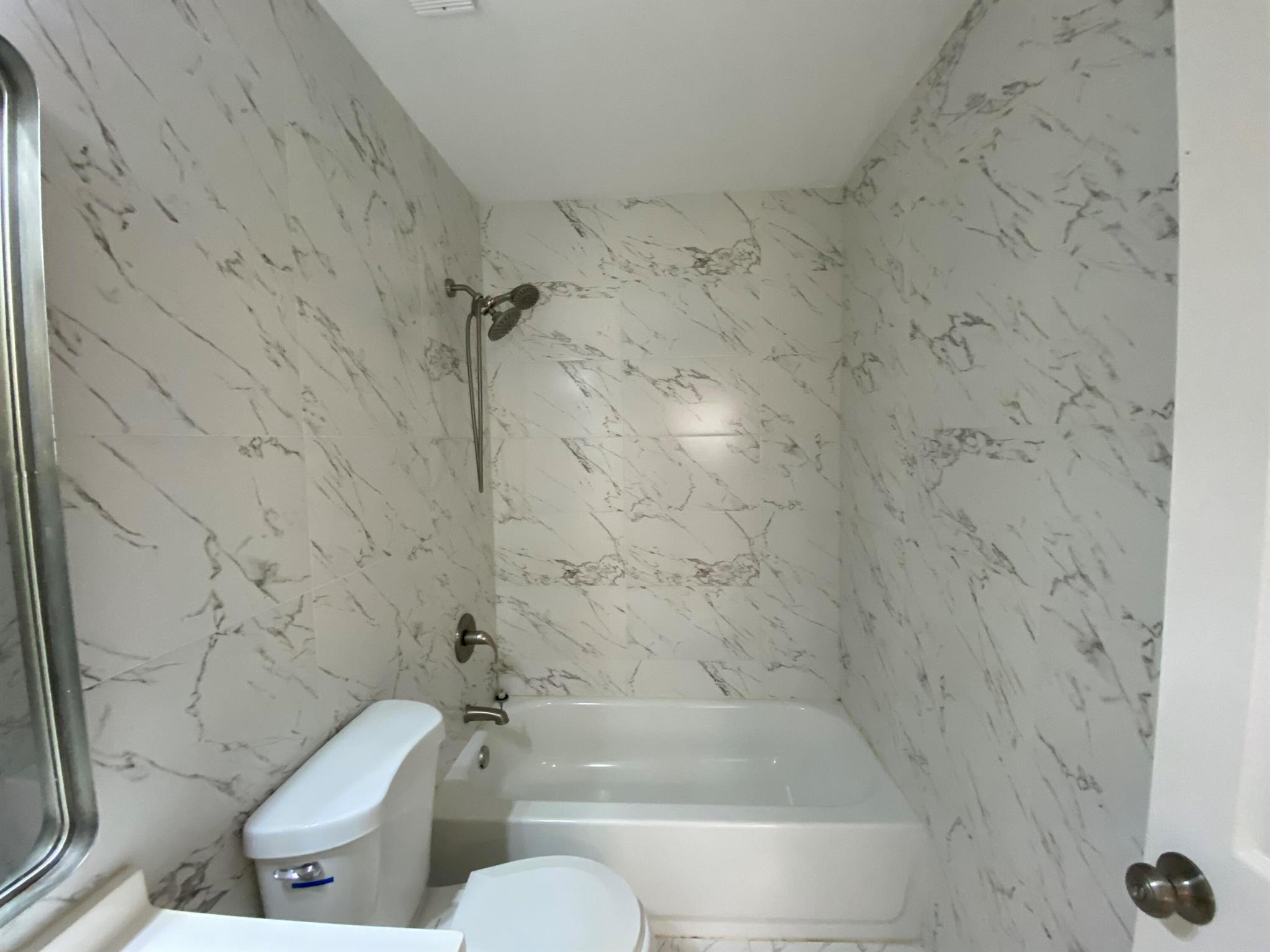 Photo 15 of home located at 1092 Lake Victoria Drive B, West Palm Beach FL