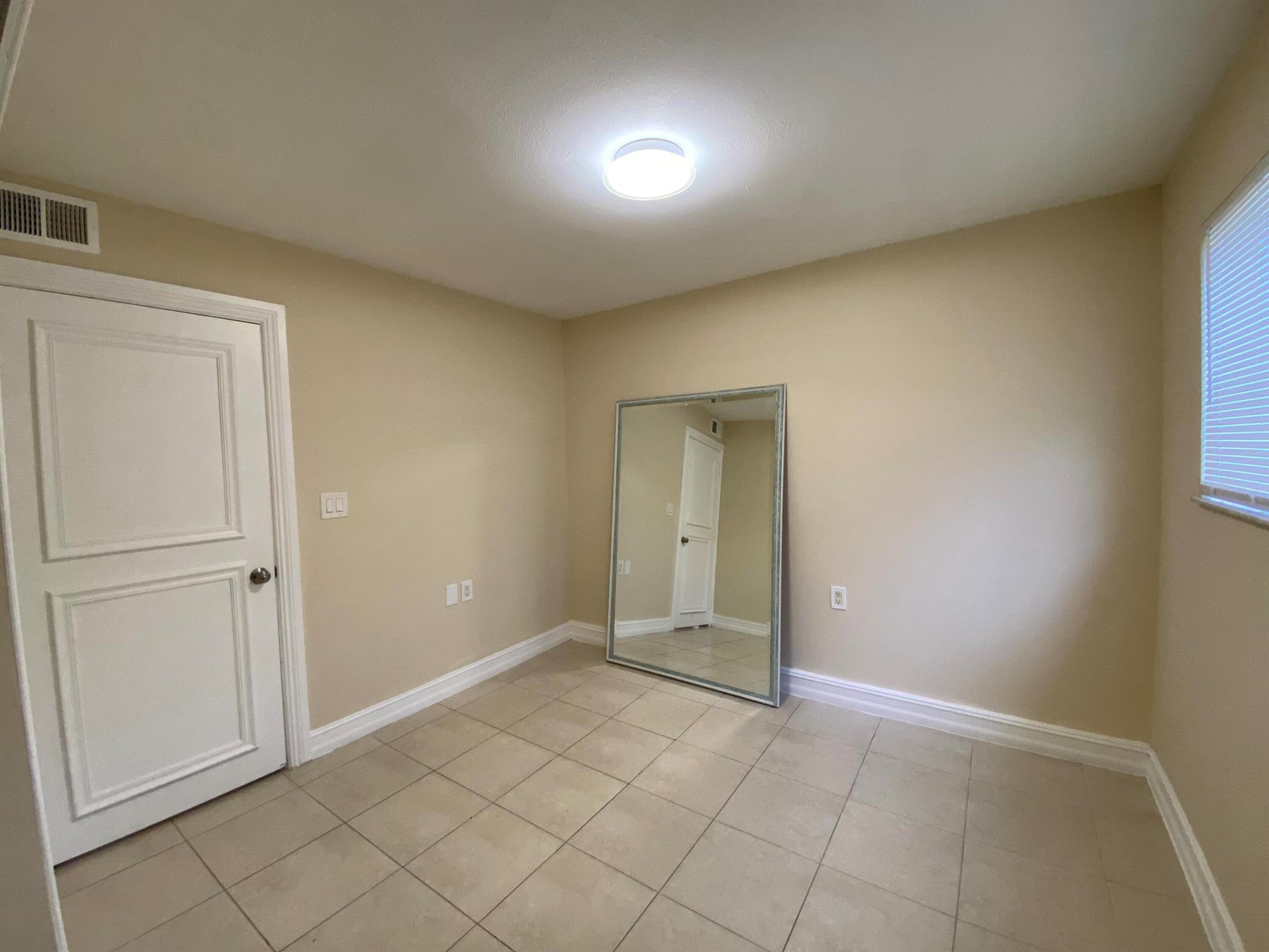 Photo 18 of home located at 1092 Lake Victoria Drive B, West Palm Beach FL