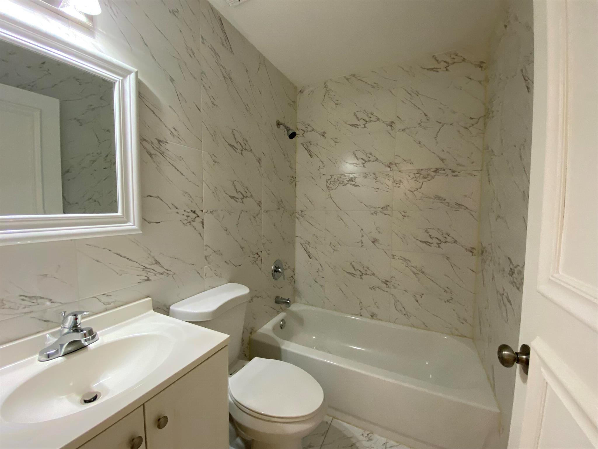 Photo 20 of home located at 1092 Lake Victoria Drive B, West Palm Beach FL