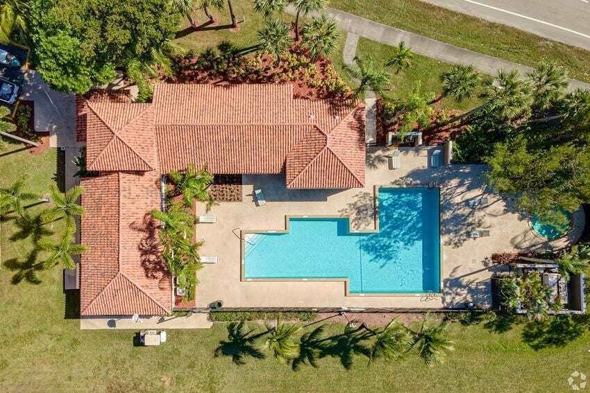Photo 27 of home located at 1092 Lake Victoria Drive B, West Palm Beach FL