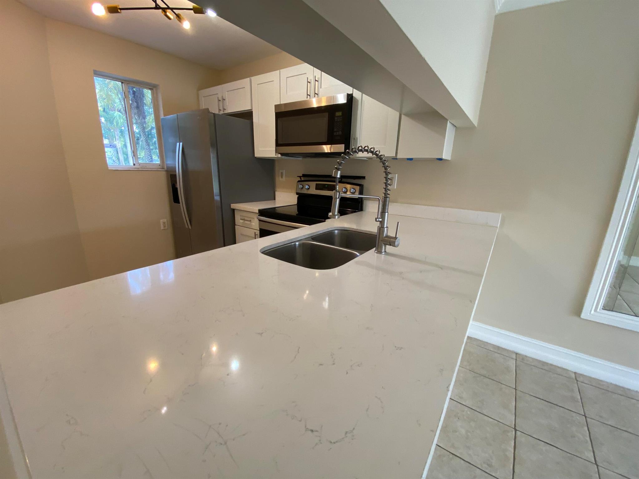 Photo 6 of home located at 1092 Lake Victoria Drive B, West Palm Beach FL